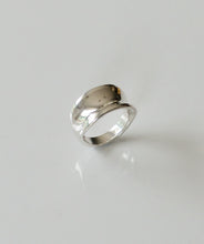 Load image into Gallery viewer, Sterling Silver Concave Ring